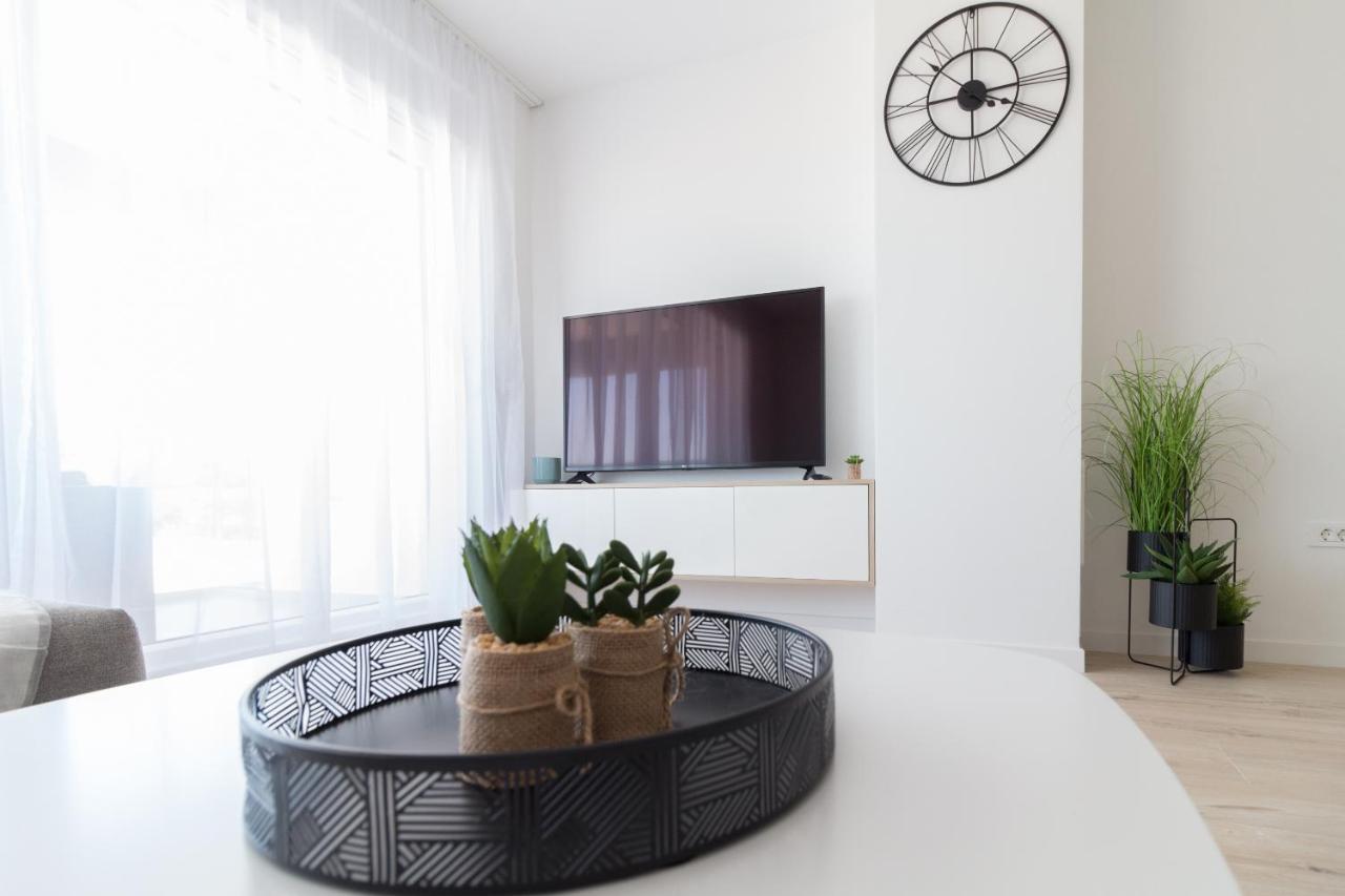 Luxury Beachfront Villa Crystal Aenona - By Ta Leut Agency Nin Bagian luar foto