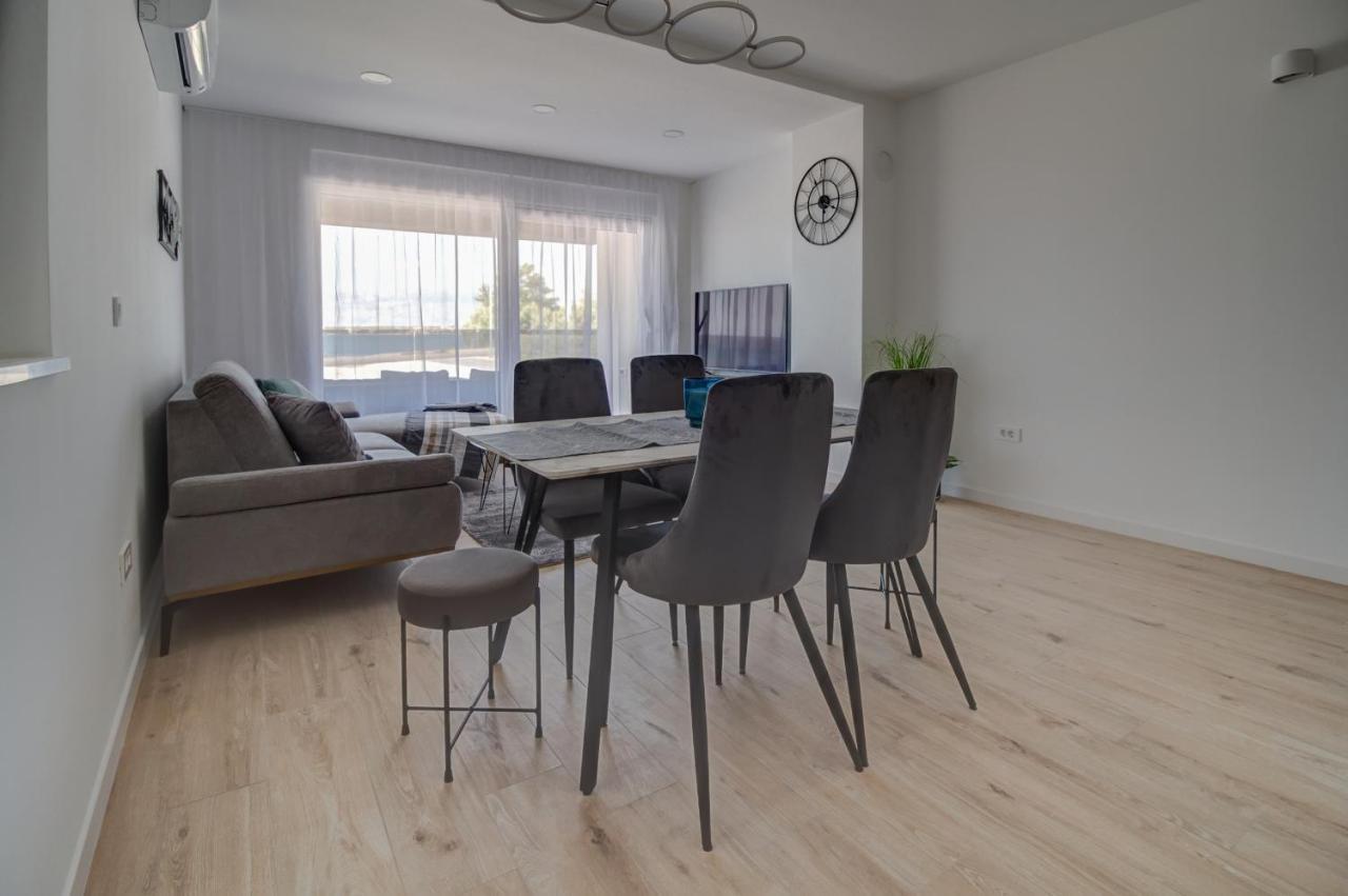Luxury Beachfront Villa Crystal Aenona - By Ta Leut Agency Nin Bagian luar foto